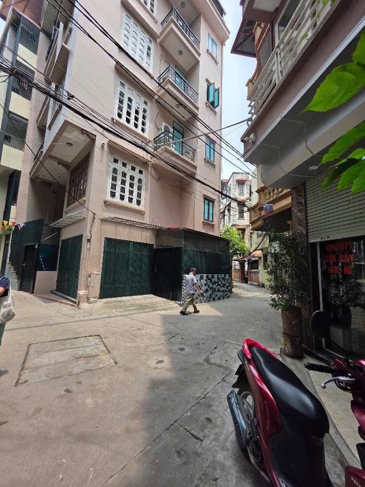 Nhà đất thổ cư Đường Bưởi, Quận Ba Đình, 50m² giá 8.5 tỷ - Tiện ích ngập tràn!