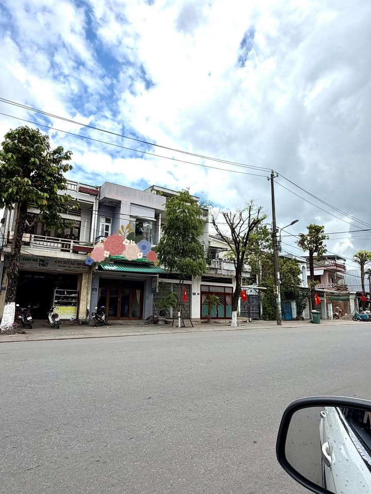 Nhà mặt tiền Hai Bà Trưng, Huyện Sa Thầy, 150m² giá 3 tỷ - Cơ hội đầu tư tuyệt vời!