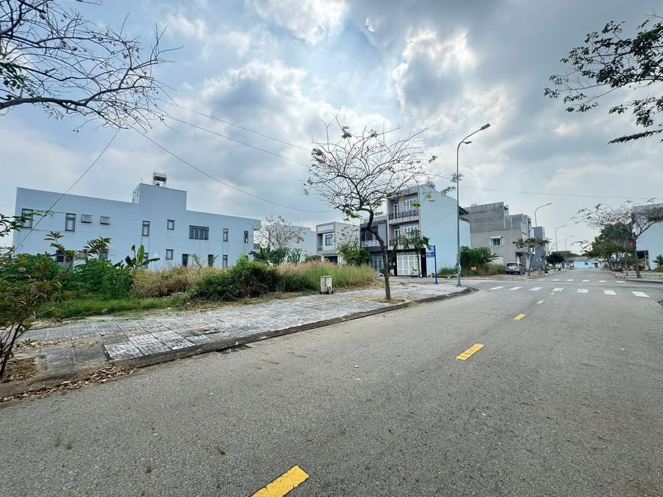 Nhà mặt tiền đường Nguyễn Minh Khanh, Bà Rịa 109m² giá 2.7 tỷ - Vị trí đắc địa thuận tiện!