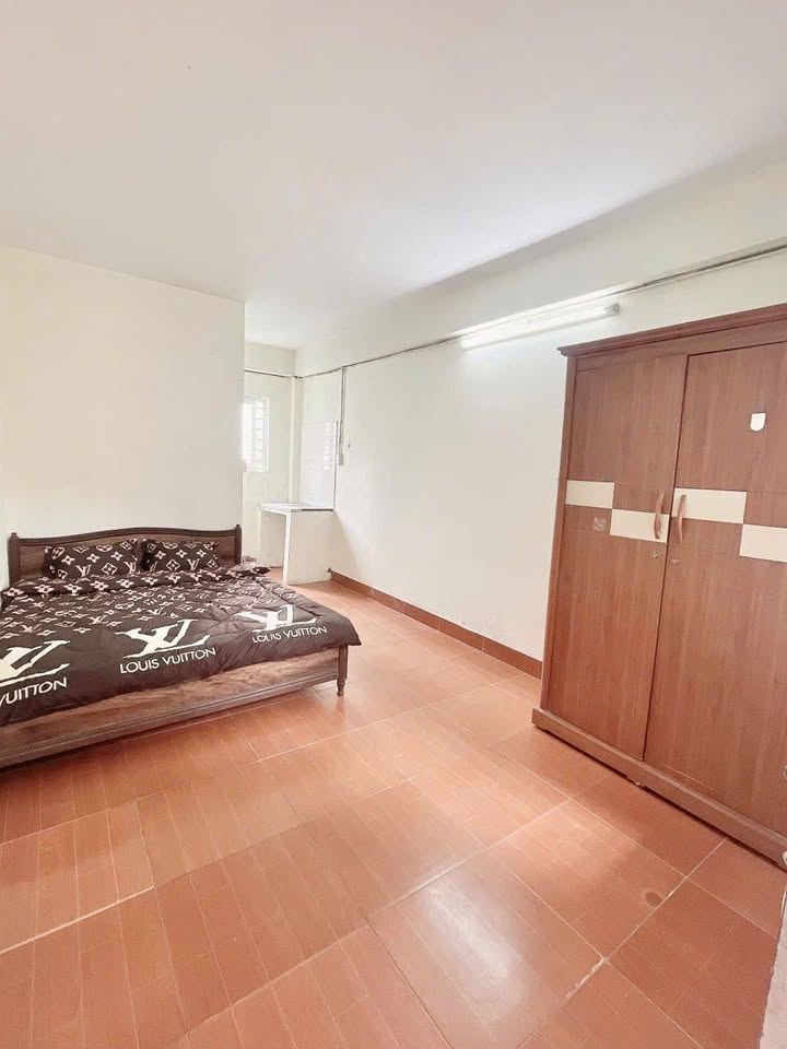 Room For Rent tại 42 Yên Hòa, Cầu Giấy - Phòng khép kín, giá 3.3 triệu/tháng!
