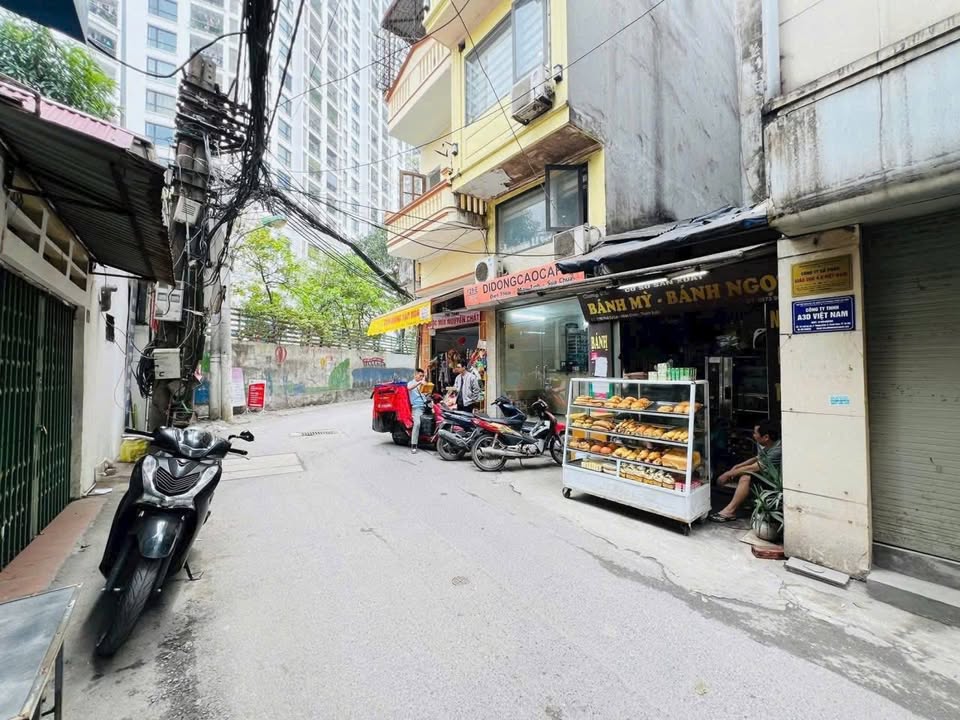 Nhà 5 tầng thang máy phố Láng Hạ 36m² giá 7 tỷ - Sẵn sàng vào ở ngay!