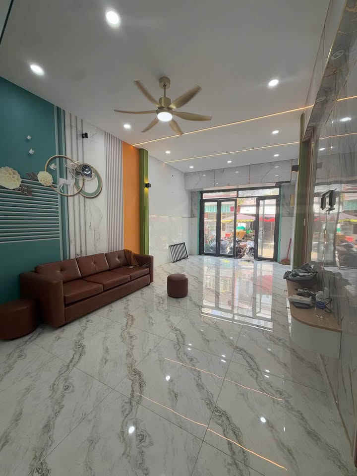 Townhouse AEON Tân Phú 58m² giá 7.6 tỷ - Nhà đẹp, ở ngay!