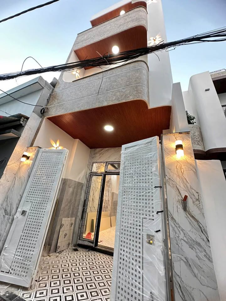 Nhà 3 tầng mới xây tại Đường Điện Biên Phủ, Đà Nẵng - Giá thỏa thuận hấp dẫn!