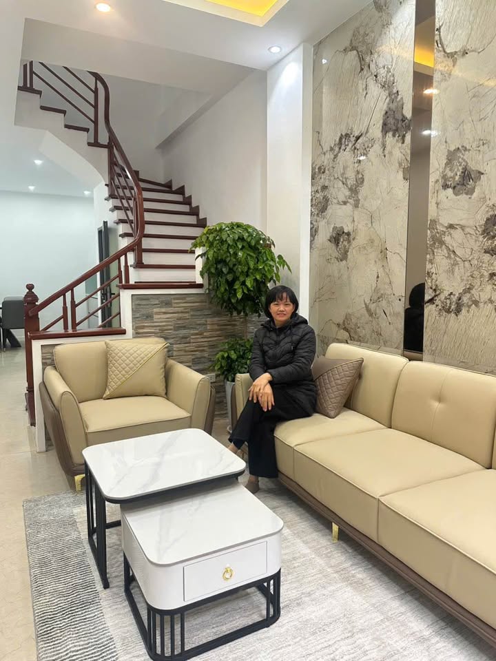 Nhà nhỏ phố Lụa Vạn Phúc 40m² giá 7.7 tỷ - Sổ đỏ chính chủ!