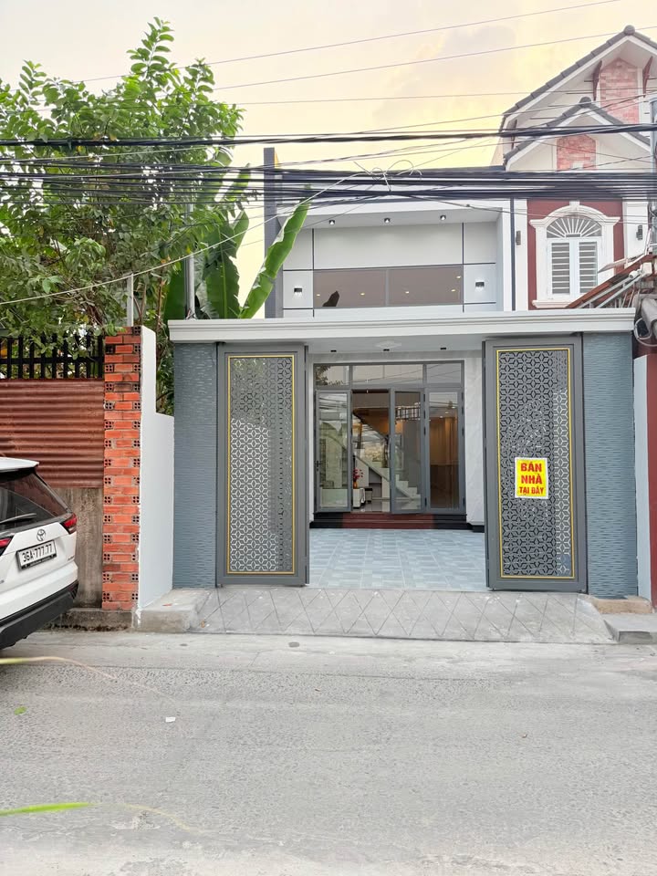 Bán nhà Townhouse 2 tầng KP7, P. Tân Phong 120m² giá 4.15 tỷ - Vị trí đẹp gần trường học!