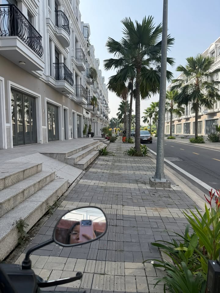 Nhà phố Phú Mỹ Hưng Quận 7 133m² giá 12 tỷ - Căn cuối cùng giá tốt!