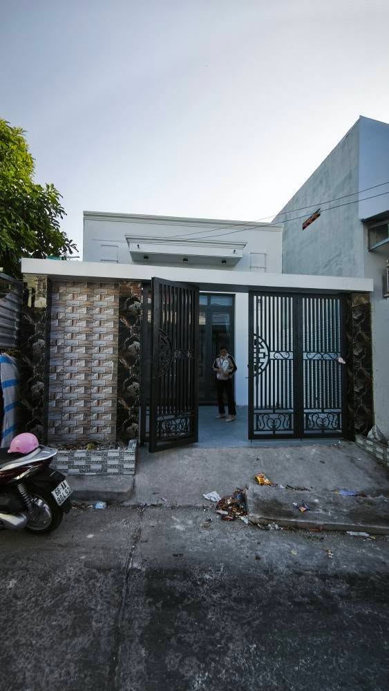 Nhà mặt tiền đường Nguyễn Tuân, Châu Đốc 139m² giá 2.39 tỷ - Chính chủ bán gấp!