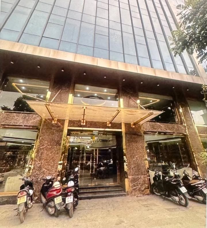 Tòa văn phòng lô góc Mỹ Đình - 160m² - Giá 128 tỷ - Kinh doanh đỉnh cao!