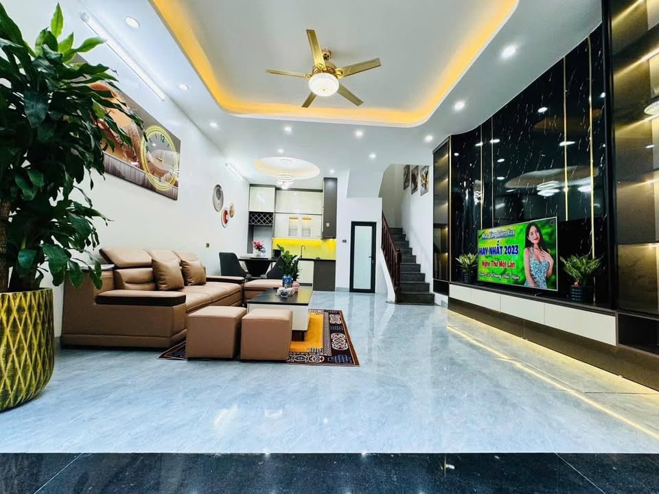 Nhà phố 3 tầng Phường 4, Quận 4, 70m² giá 2.74 tỷ - Vị trí thuận lợi gần công viên!