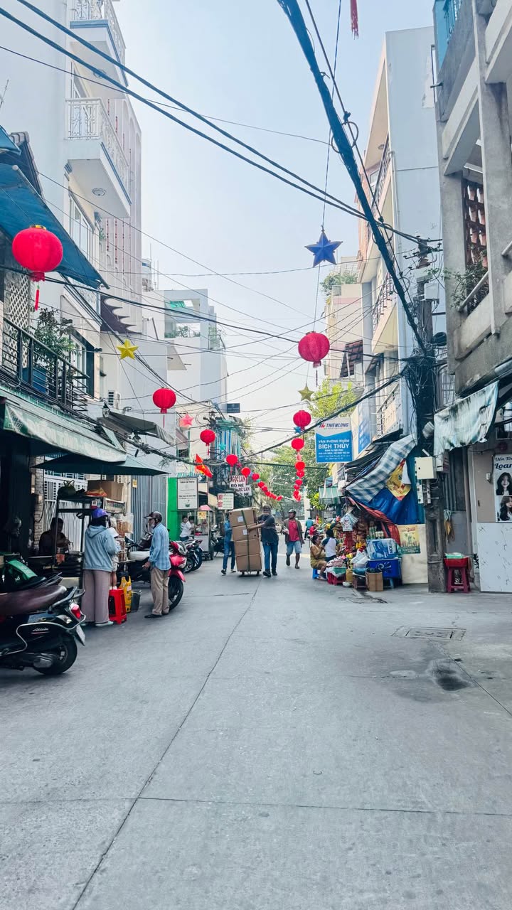 Nhà cấp 4 hẻm 92 Tôn Thất Thuyết Quận 4 130m² giá 14.5 tỷ - Cơ hội đầu tư tốt!