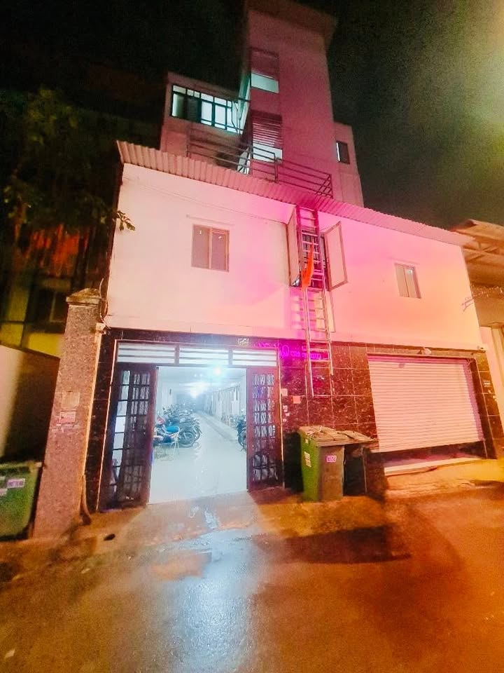 Tòa nhà căn hộ cho thuê đường Phan Văn Hớn 420m² giá 38 tỷ - Doanh thu 300 triệu/tháng!