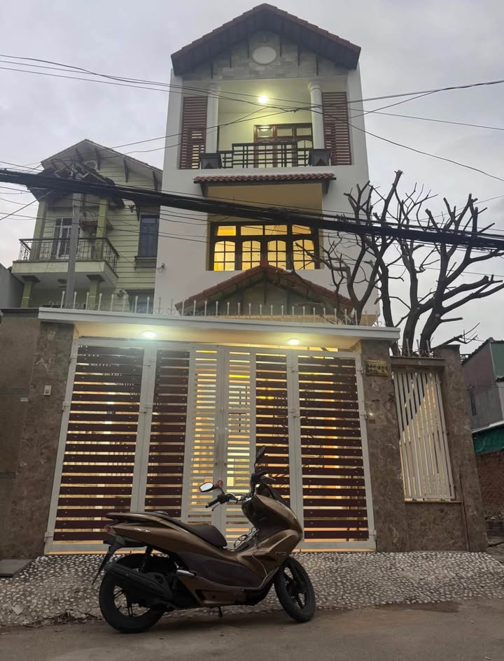 Nhà 3 tầng phường Ngô Mây 115m² giá 5.2 tỷ - Vị trí trung tâm gần biển