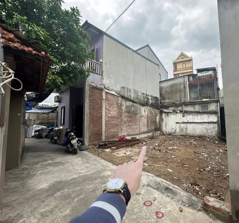 Đất Lê Mao 75m² giá 2 tỷ - Gần chợ Vinh, thuận tiện giao thông!