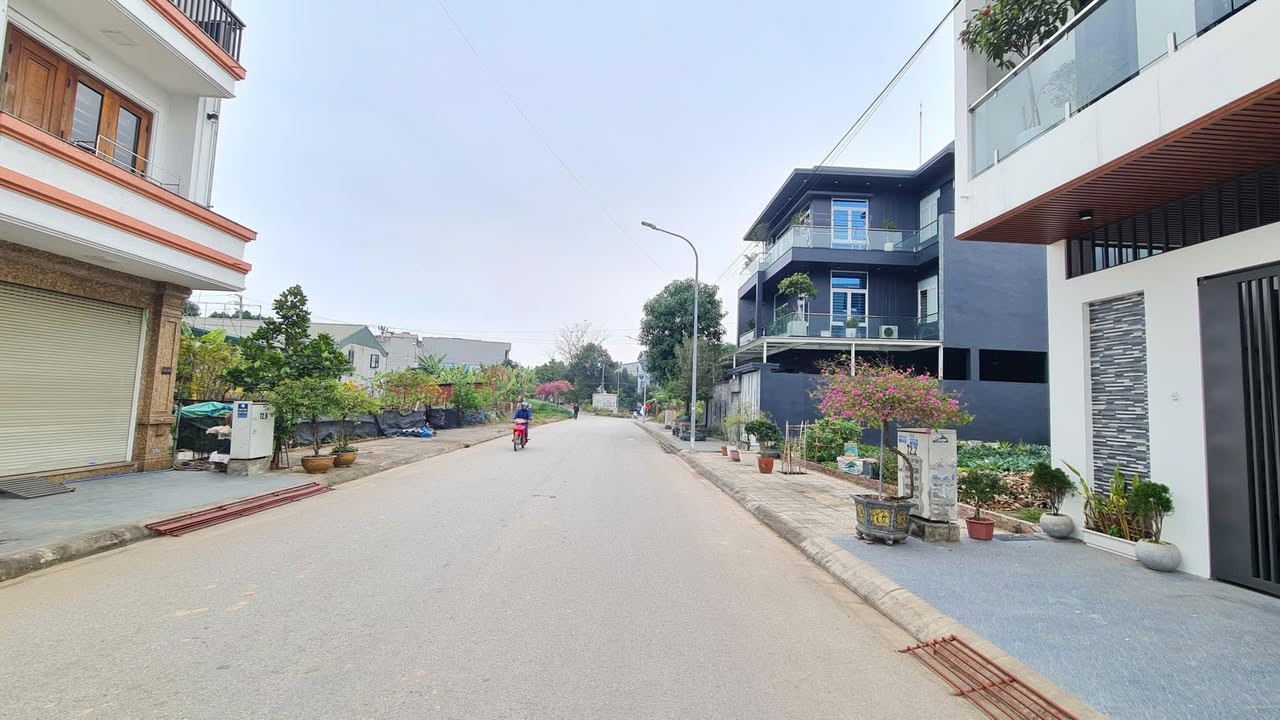 Đất nền DO3 Nguyễn Tất Thành 90m² giá 5.5 tỷ - Vị trí đắc địa, dân cư đông đúc!