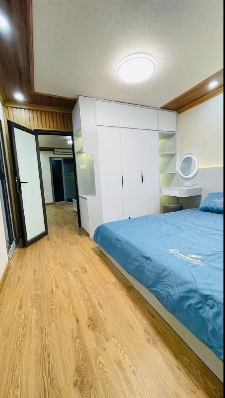 Căn hộ Tập thể Quỳnh Mai, 70m² giá 4 tỷ - Nhà đẹp, tiện ích đầy đủ!