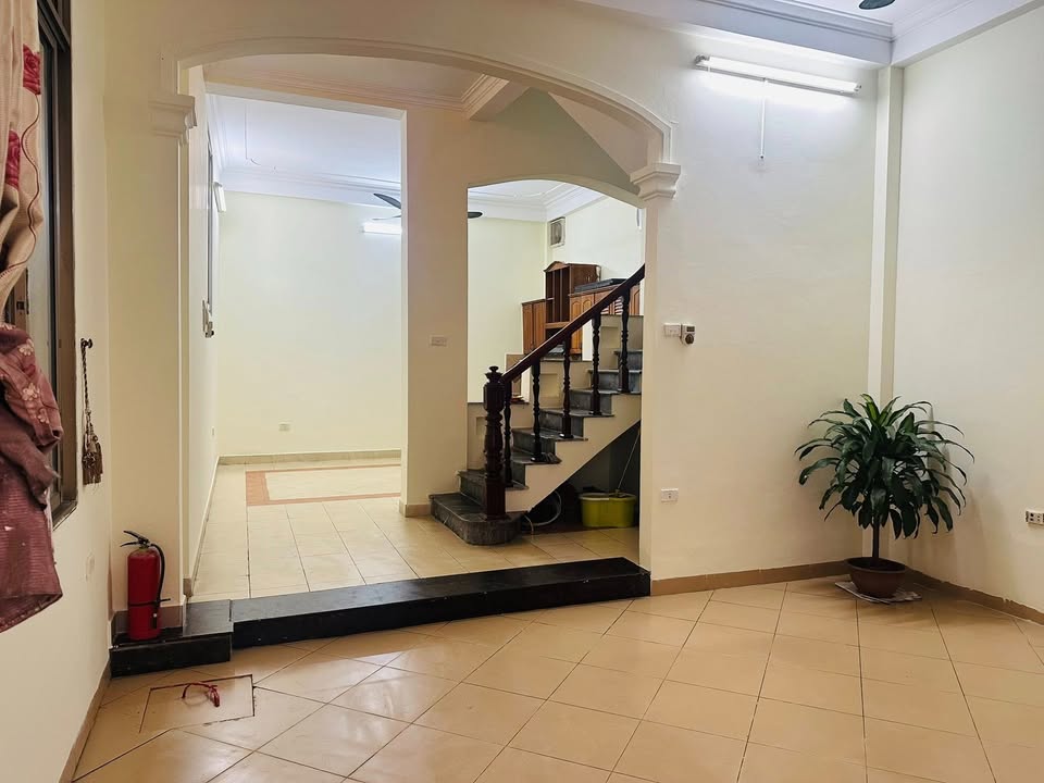 Nhà phố Định Công, 47m² giá 12 tỷ - Lô góc, 3 mặt thoáng, gần chợ