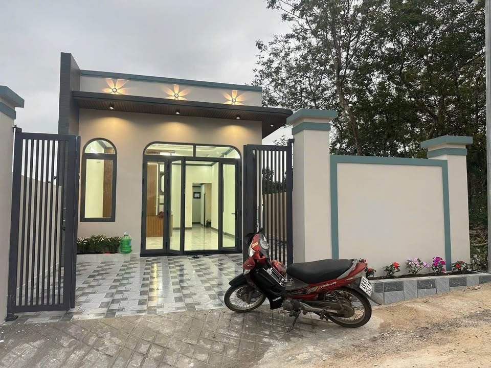 Nhà mới bán tại Phường 2, Bảo Lộc, 140m² - Giá tốt, thương lượng ngay!