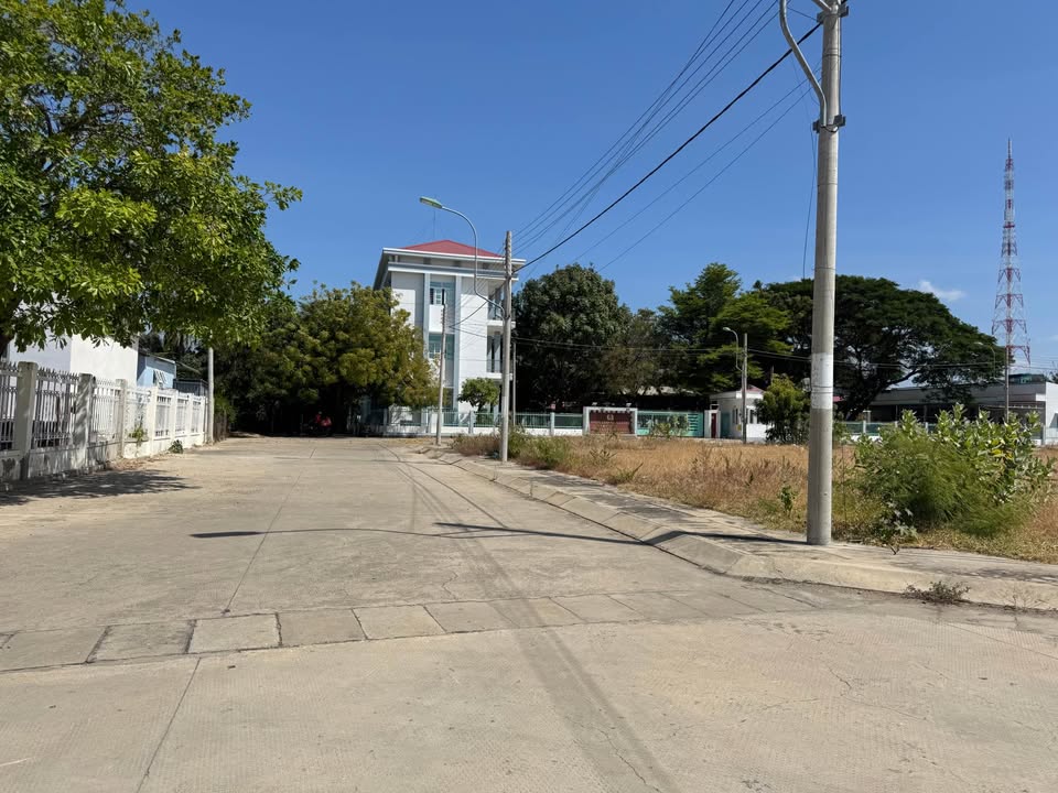 Đất nền 90m² đường bê tông Phước Mỹ giá 1.7 tỷ - Mặt tiền thoáng đãng!