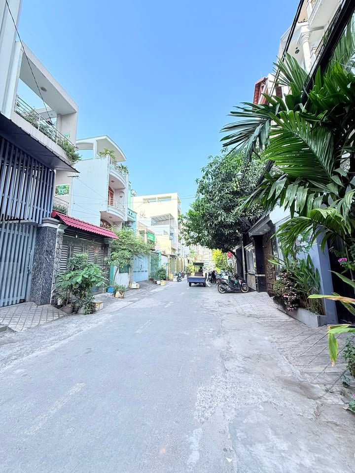 FrontHouse Tân Phú 84m² giá 11 tỷ - Mặt tiền đắc địa, cơ hội đầu tư vàng!