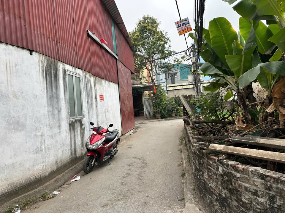 Đất lô góc Cự Khối 41m² giá 6.5 tỷ - Ô tô vào tận nơi!