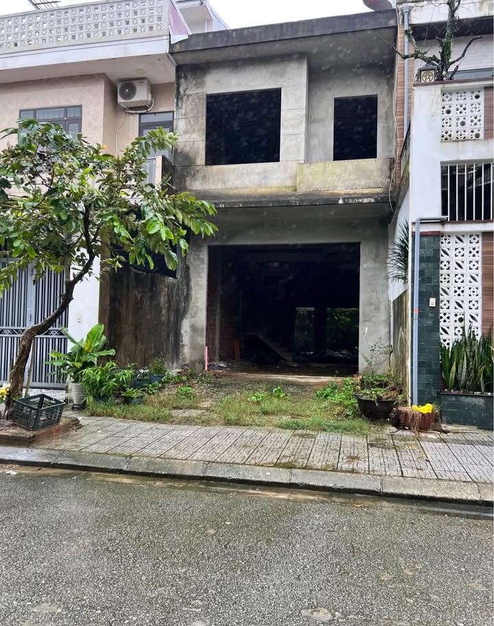 Nhà thô 2 tầng Phú Mỹ Thượng 105m² chỉ 2 tỷ - Hướng Bắc thoáng đãng!