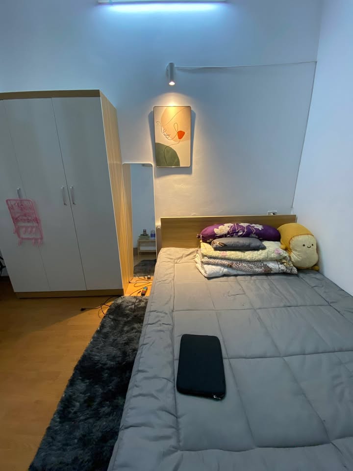 Phòng cho thuê tại 62 Nguyễn Chí Thanh - Giá 3.7 triệu - Ban công ngập nắng