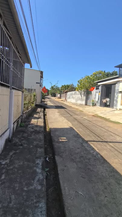 Đất thổ cư 100m² tại Huyện Chư Sê - Giá chỉ 25 tỷ - Mặt tiền góc ngã tư