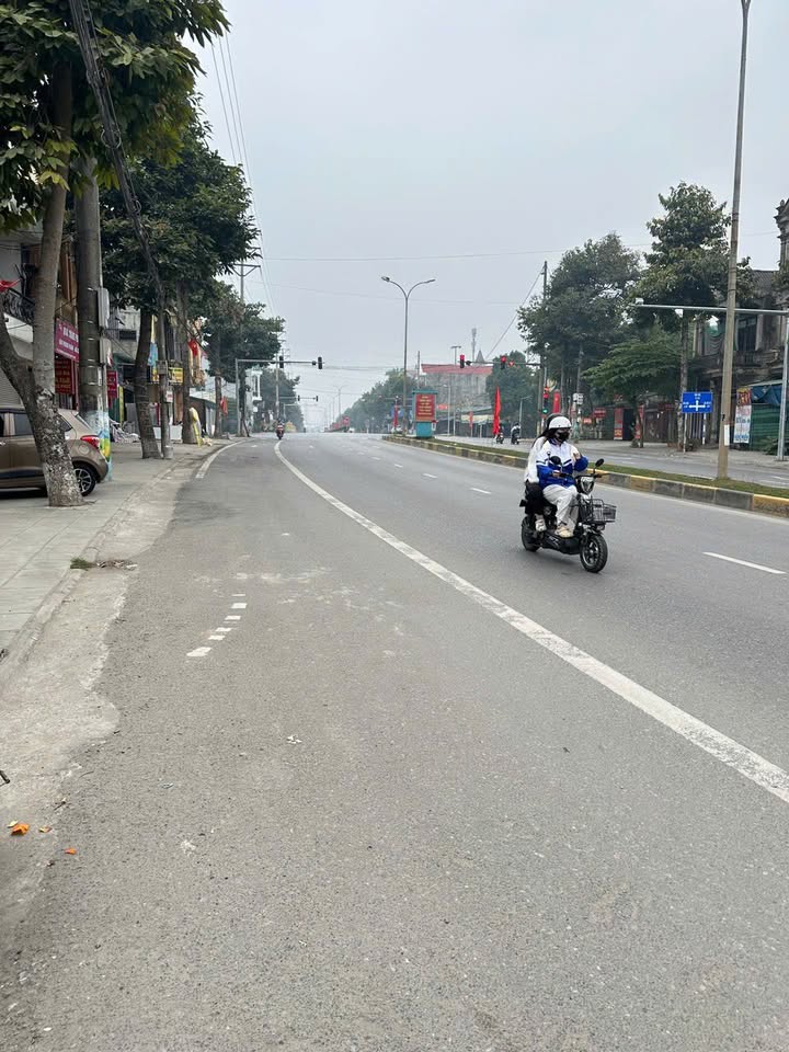 Đất nền mặt đường Đại lộ Hùng Vương, Phường Vân Phú, 136m² giá 6 tỷ - Đầu tư kinh doanh lý tưởng!