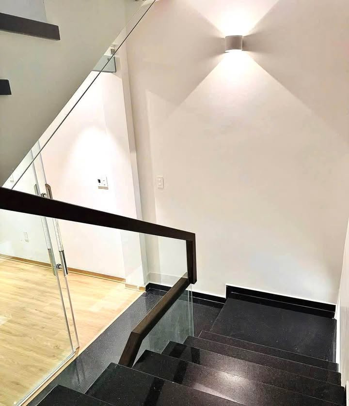 Nhà phố Tô Hiệu 50m² giá 7.8 tỷ - Ô tô đỗ cửa, vị trí đắc địa!