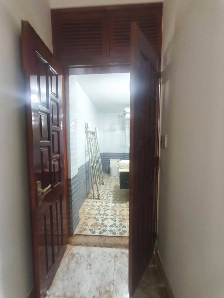 Nhà 2 tầng kiệt Vũ Lăng, 160m² giá 5.9 tỷ - Sân vườn rộng rãi, nội thất đầy đủ!