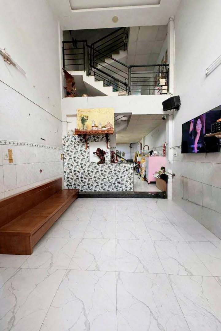 Nhà 3 tầng Nguyễn Văn Luông, Quận 6 - 60m² giá 4.5 tỷ - Địa điểm lý tưởng, gần công viên!