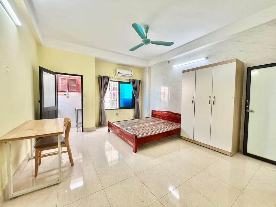 Phòng cho thuê tại Mễ Trì Hạ 25m² giá chỉ 3.6 triệu - Sáng thoáng tự nhiên!