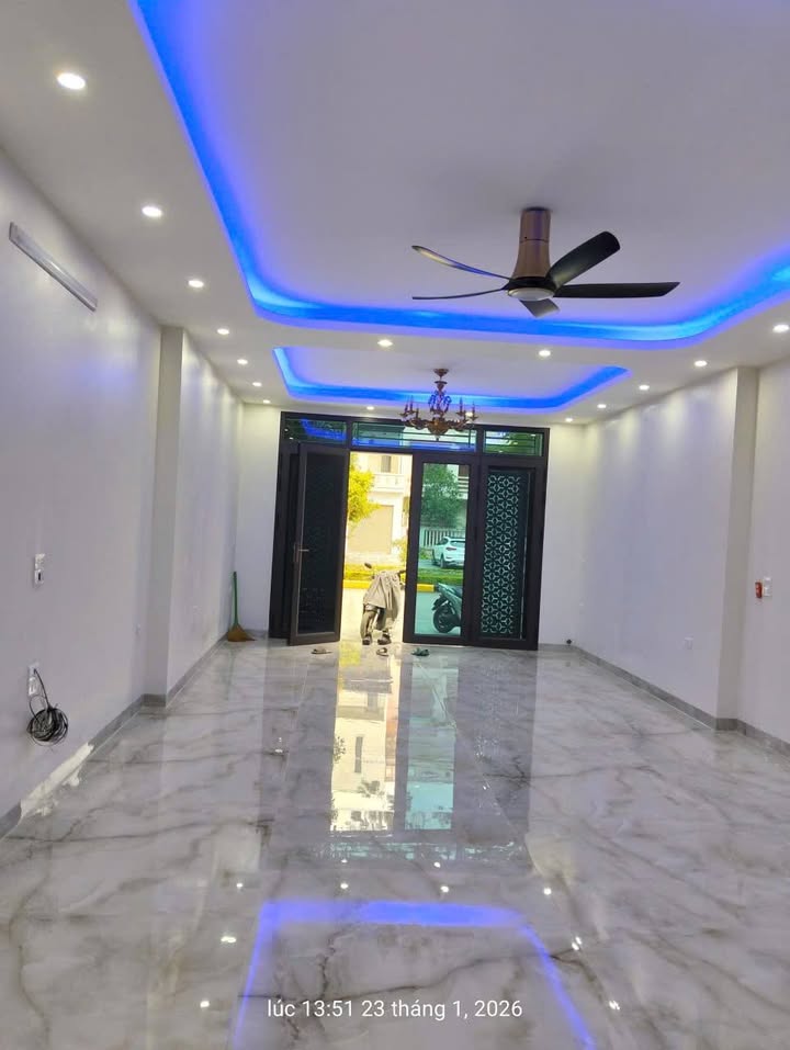 Nhà phố An Hưng 100m² giá 8 tỷ - Chính chủ bán nhanh, view công viên!