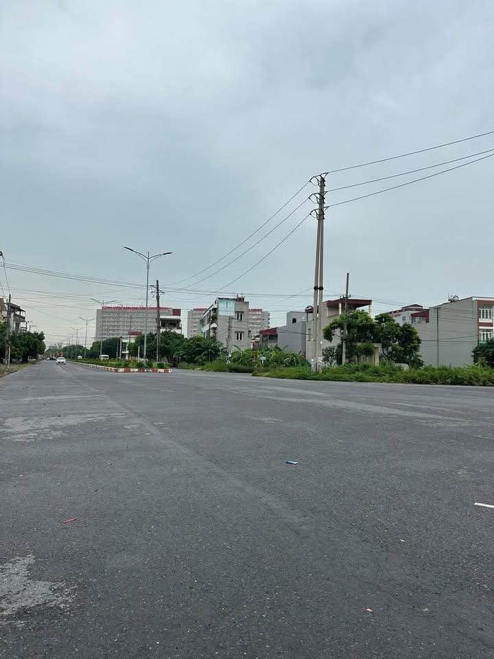 Bán lô đất ngõ đường Lê Thái Tổ, Nam Định 90m² giá 3 tỷ - Đầu tư sinh lời!