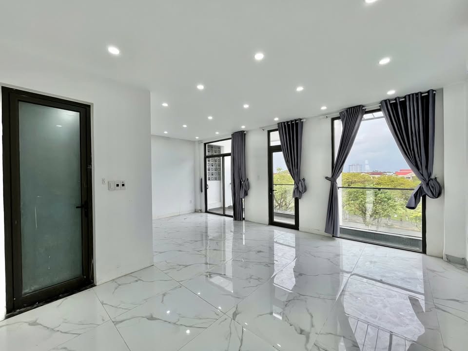 Văn phòng cho thuê tại Đường Nguyễn Sinh Sắc, Quận Liên Chiểu, 5.5 triệu - Đầy đủ tiện nghi!