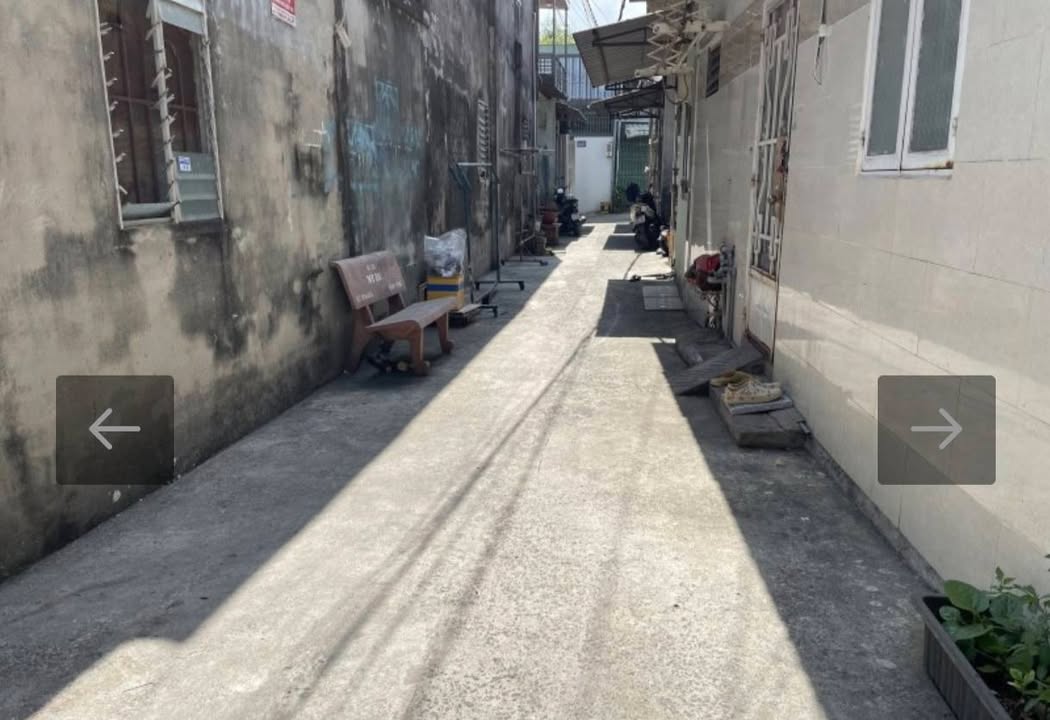 Nhà hẻm xe hơi Đặng Thúc Vịnh Hóc Môn 40m² giá 1.7 tỷ - Sổ chung thuận tiện đi lại!