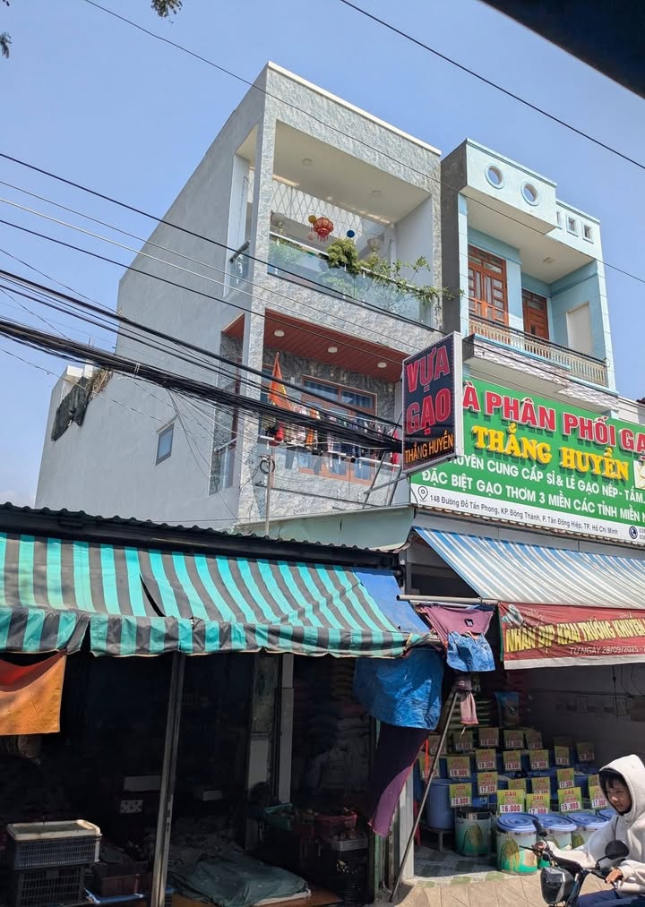 Nhà mặt tiền chợ tự phát Dĩ An 66m² giá 7.2 tỷ - Đầu tư sinh lời ngay!