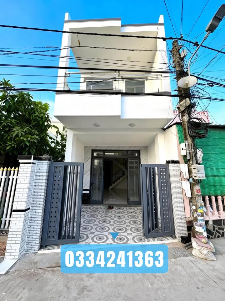 Nhà trệt lầu đường 30/4, Huyện Trần Đề, 66m² giá 1.69 tỷ - Thiết kế sang trọng, gần chợ!