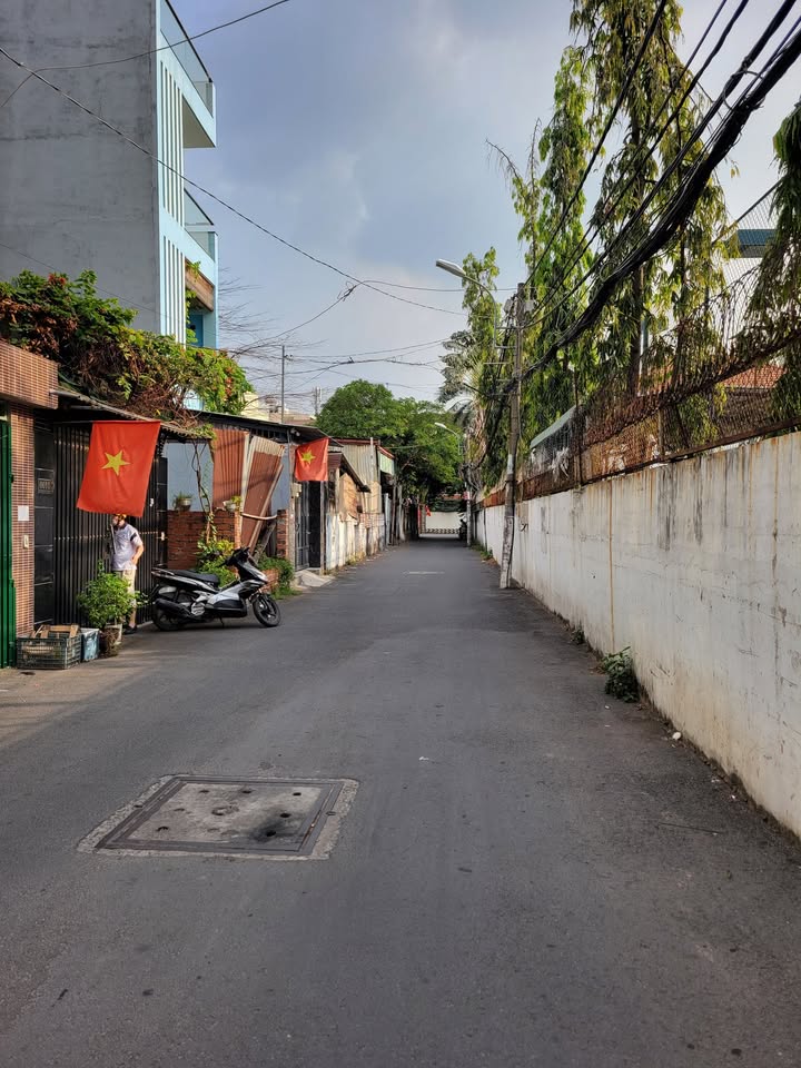 Nhà 4 tầng Dương Quảng Hàm, Gò Vấp 64m² giá 11 tỷ - Hẻm VIP xe tải tránh