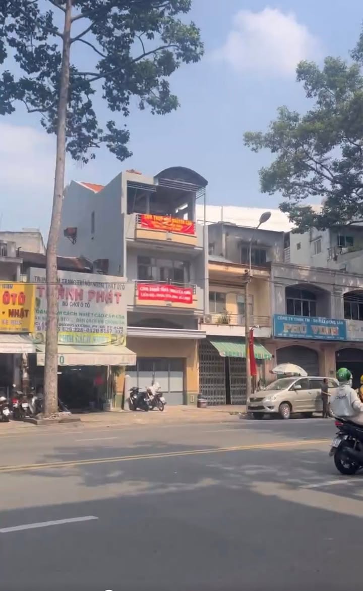 Nhà phố Quận 5 - 1 trệt 1 lầu, 65.7m² giá 11 tỷ - Bán thấp hơn định giá ngân hàng!