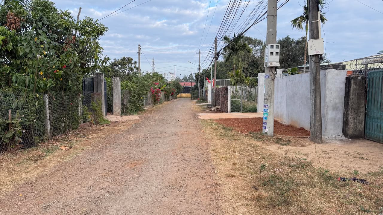 Đất thổ cư 350m² tại đường Lý Thường Kiệt, Chư Sê - Giá chỉ 1.4 tỷ!