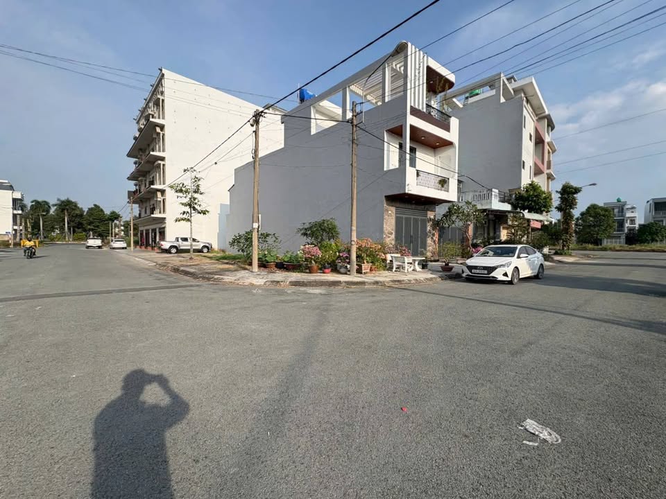 Đất nền góc đường số 4 và 2, khu TĐC Đồng Tâm 100m² giá 3.9 tỷ - Tiềm năng đầu tư lớn!