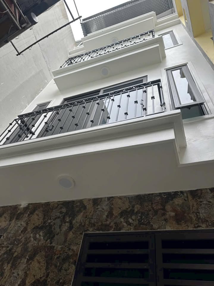 Nhà 4 tầng Ngọc Hồi 42m² giá 5.9 tỷ - Cơ hội đầu tư tuyệt vời!