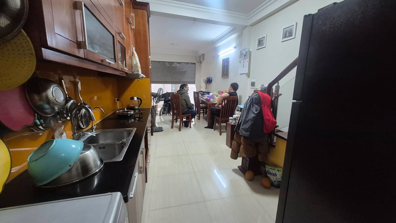 Nhà Tây Mỗ 33m² giá 7.4 tỷ - Ô tô đỗ cửa, sinh hoạt thuận tiện!