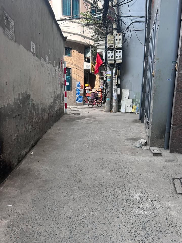 Nhà góc 60m² Kim Giang, Hoàng Mai - Ô tô vào nhà, giá thỏa thuận!