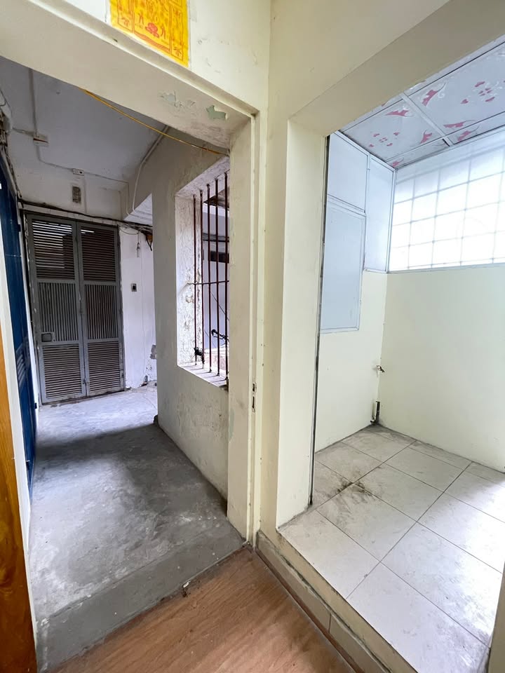 Căn hộ tập thể Bộ Công An Đống Đa 33m² giá 3 tỷ - Nhà nguyên bản, sổ đỏ chính chủ!