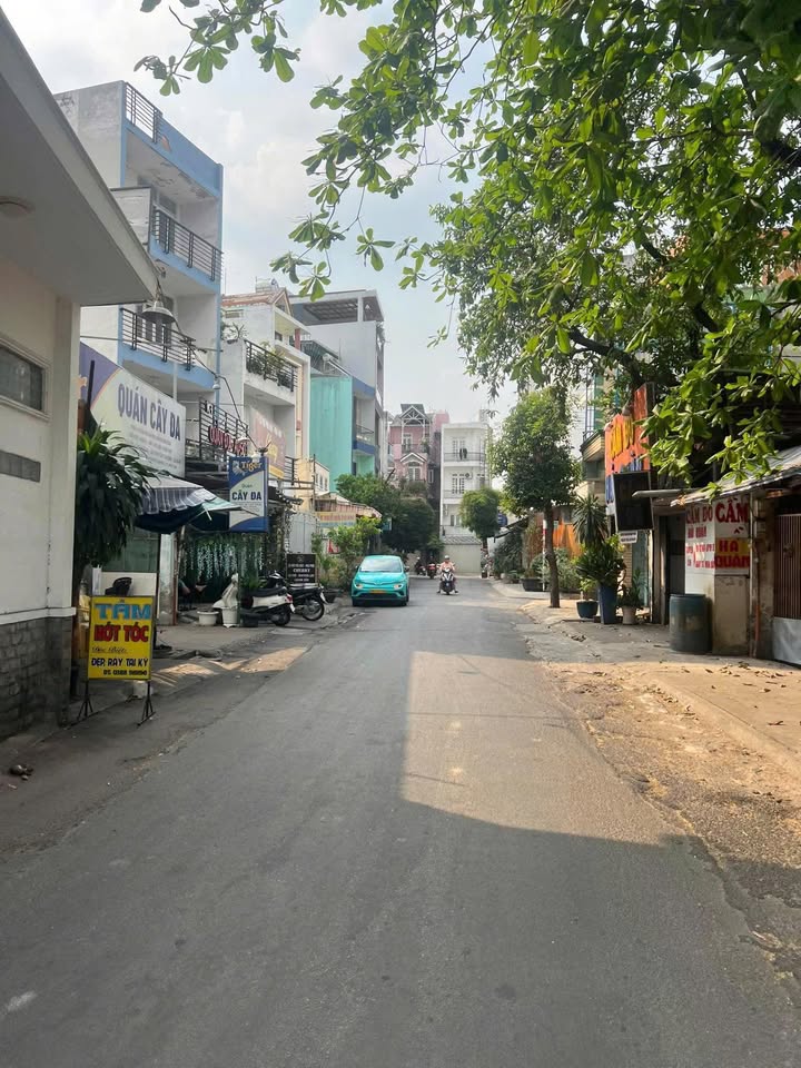 Nhà phố 4 tầng Tân Sơn Nhì 72m² giá 8.8 tỷ - Thiết kế hiện đại, sẵn sàng ở ngay!