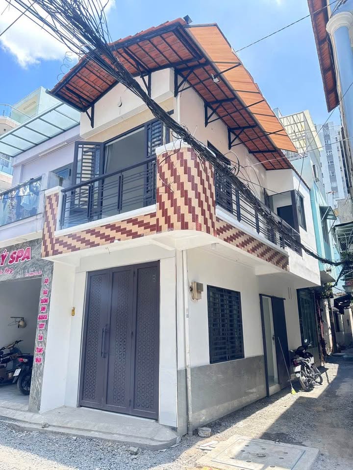 FrontHouse tại Đường Âu Cơ, Quận Tân Bình 24m² giá 4.75 tỷ - Cơ hội kinh doanh hiếm có!