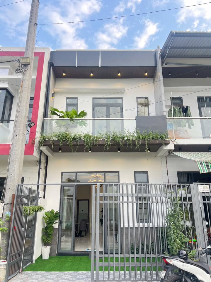 Nhà mặt tiền Huỳnh Thị Nở, Quận Cái Răng, 60m² giá 2.33 tỷ - Kinh doanh thuận lợi!