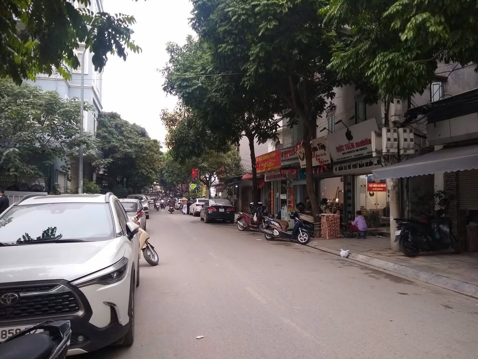 Nhà lô góc Lĩnh Nam 35m² giá 7.45 tỷ - Ô tô đỗ cửa, sổ phân lô